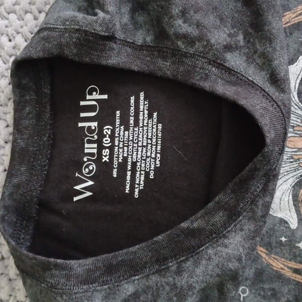 The Sun / The Moon Wound up t-shirt  NWT - Picture 8 of 8